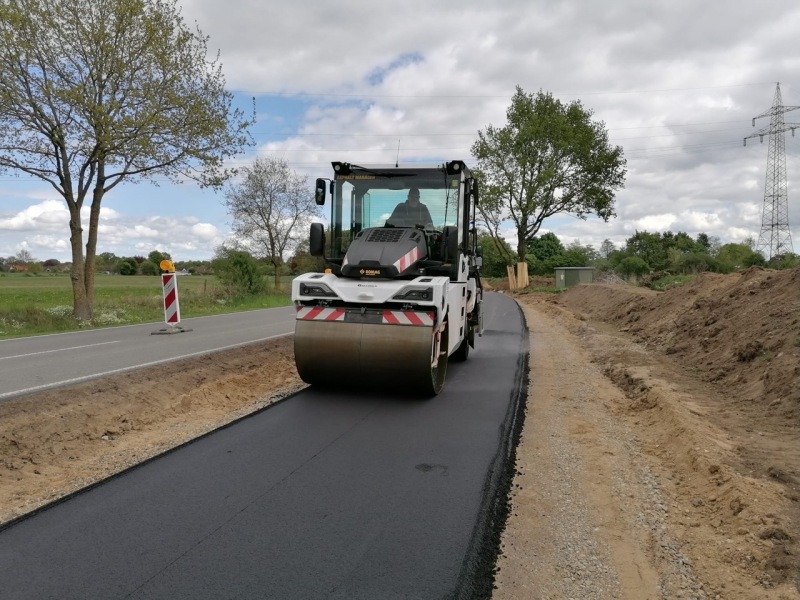 Asphaltierung-Radweg-1-2